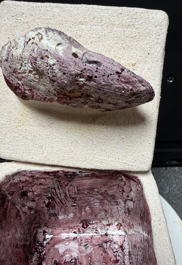 Keramiek "Vierkante Pot met Deksel en Schelp (binnenzijde)" door Marianne — Kunstcollectief Zaalberg