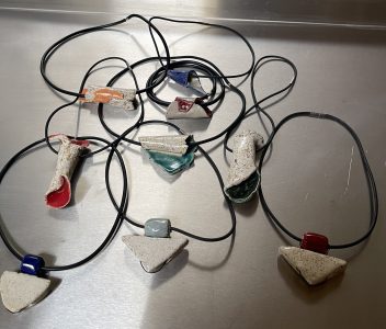 Keramiek "Ketting 2" door Marianne — Kunstcollectief Zaalberg