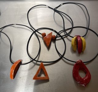 Keramiek "Ketting 4" door Marianne — Kunstcollectief Zaalberg