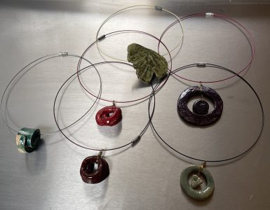 Keramiek "Ketting 6" door Marianne — Kunstcollectief Zaalberg