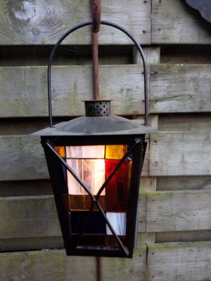 Tiffany-glaswerk "Buitenlamp" door Pieter — Kunstcollectief Zaalberg