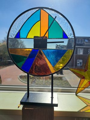 Tiffany-glaswerk "Klok" door Pieter — Kunstcollectief Zaalberg