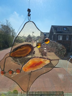 Tiffany-glaswerk "Raamdecoratie Natuursteen" door Pieter — Kunstcollectief Zaalberg
