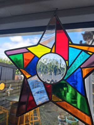 Tiffany-glaswerk "Raamdecoratie Ster 29cm" door Pieter — Kunstcollectief Zaalberg