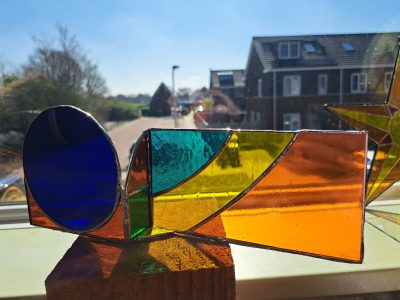 Tiffany-glaswerk "Vensterbankdecoratie 2" door Pieter — Kunstcollectief Zaalberg